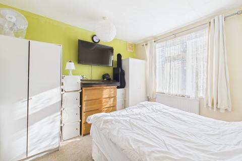 undefined, Uxbridge Road, Feltham, Middlesex, TW13