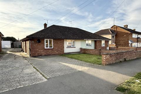 2 bedroom semi-detached bungalow for sale, Edinburgh Gardens, Braintree, CM7