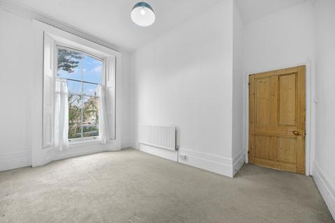 2 bedroom ground floor flat to rent, Shooters Hill Road Blackheath SE3