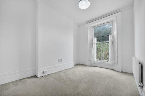 2 bedroom ground floor flat to rent, Shooters Hill Road Blackheath SE3