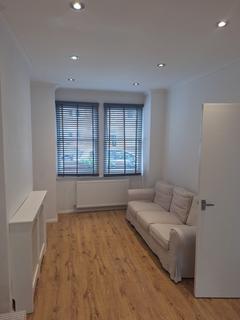 3 bedroom terraced house to rent, Florence Road, London SW19