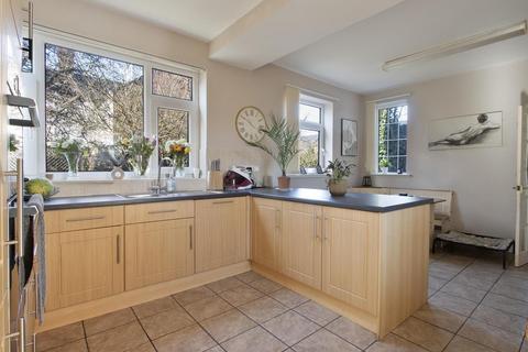 4 bedroom detached house for sale, Tapton View Road, Chesterfield