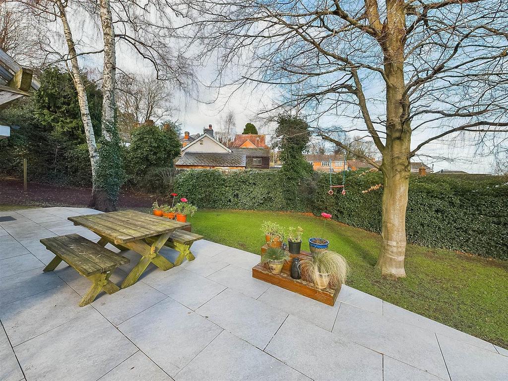 CAM02541 G0-PR0385-STILL008.jpg