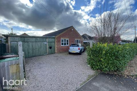 3 bedroom detached bungalow for sale, Leverington Common, Leverington