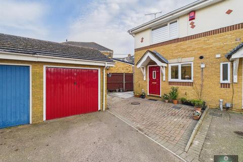 2 bedroom semi-detached house for sale, Clitherow Gardens, Crawley RH10