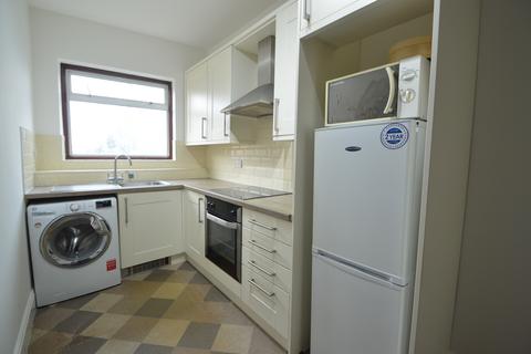 Studio to rent, Maple Road, Surbiton