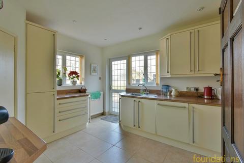 4 bedroom detached house for sale, Cooden Drive, Bexhill-on-Sea, TN39