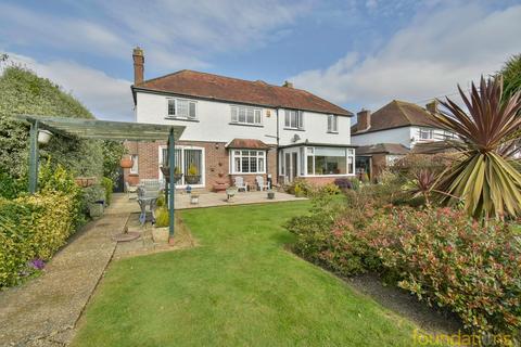 4 bedroom detached house for sale, Cooden Drive, Bexhill-on-Sea, TN39