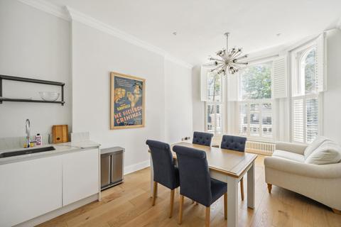 2 bedroom flat to rent, Palace Gardens Terrace, London, W8