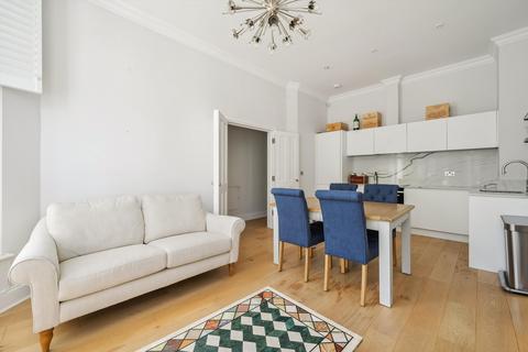 2 bedroom flat to rent, Palace Gardens Terrace, London, W8