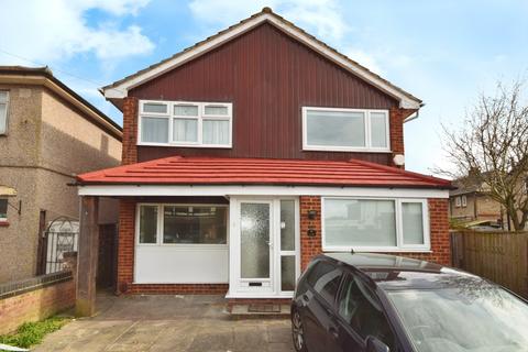 6 bedroom detached house to rent, Hall Road Chadwell Heath RM6