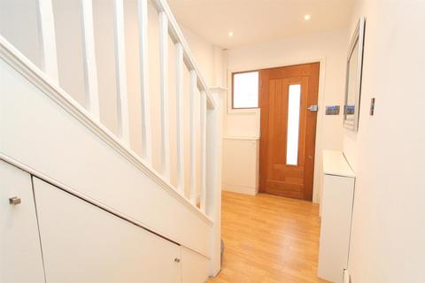 29 Colburn Way, Sutton, SM1 3AU