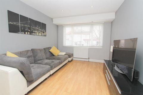 29 Colburn Way, Sutton, SM1 3AU