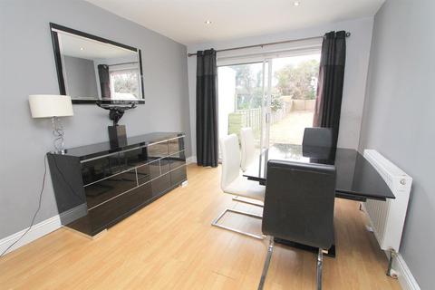 29 Colburn Way, Sutton, SM1 3AU