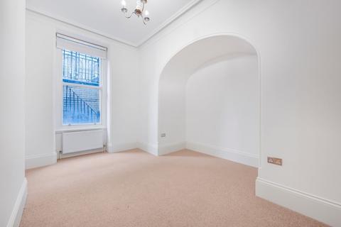 4 bedroom flat to rent, Carlisle Place London SW1P