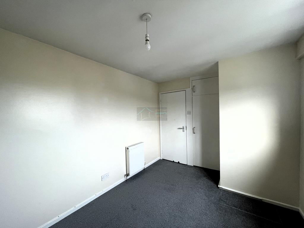 Bedroom 2b.JPG