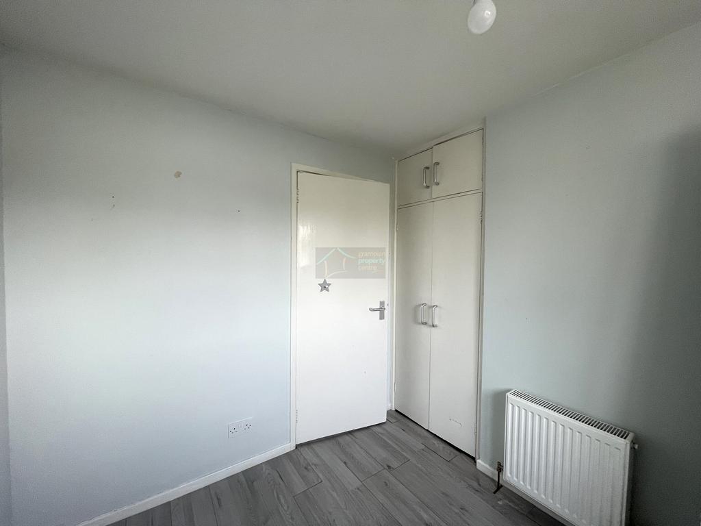 Bedroom 3b.JPG