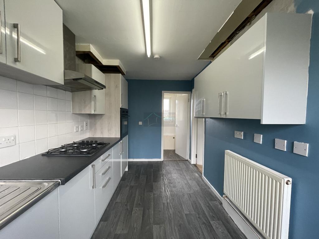 Kitchen b.JPG