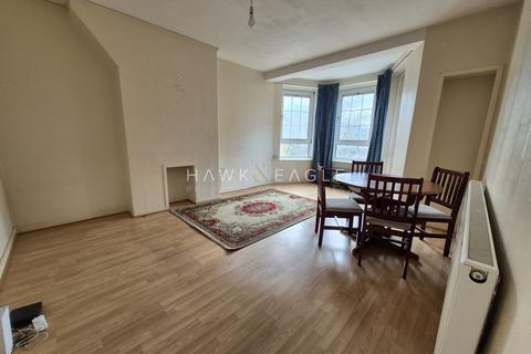 2 bedroom flat to rent, Gill Street, London, Greater London. E14