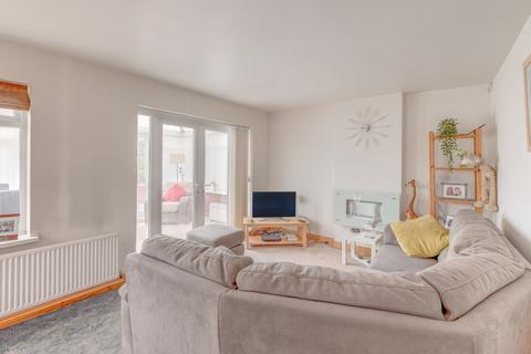 93 Arrow Road North, Redditch, B98 8NT