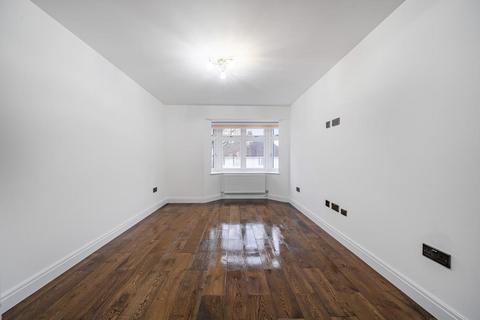 4 bedroom flat to rent, Wembley,  Harrow,  HA0