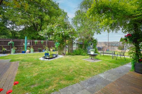 4 bedroom detached house for sale, Chalkshire Road, Aylesbury HP17