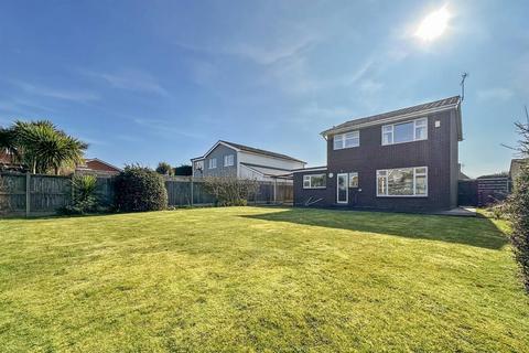 3 bedroom detached house for sale, Knowler Way, Herne Bay