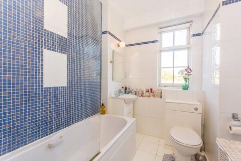 2 bedroom flat for sale, Finchley Road, St John's Wood, London, NW8