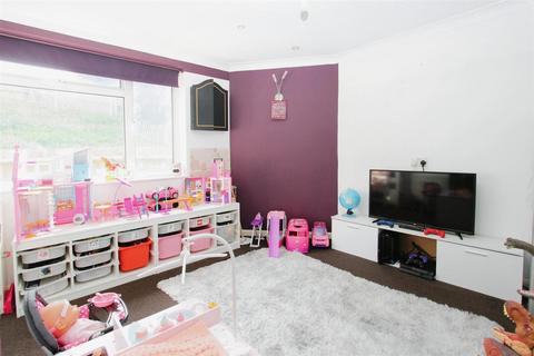 4 bedroom end of terrace house for sale, Fulston Place, Sittingbourne