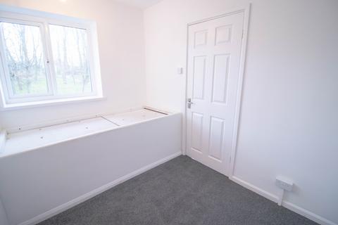 3 bedroom semi-detached house to rent, Clevely Way, Clifton, Nottingham, NG11