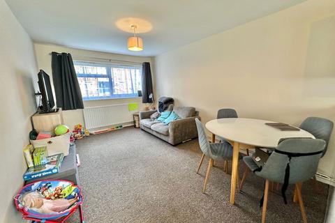 1 bedroom flat for sale, Villa Court, Telford TF7