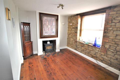 3 bedroom terraced house to rent, Oxford Road, Calne