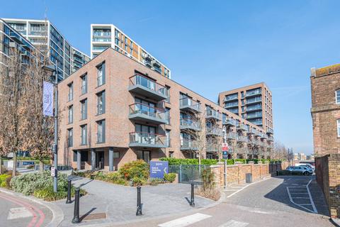 3 bedroom flat for sale, Duke of Wellington Avenue, Woolwich Riverside, London, SE18