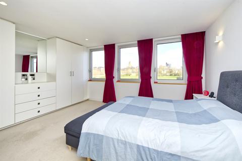 10 Pangbourne Avenue, London, W10 6BT