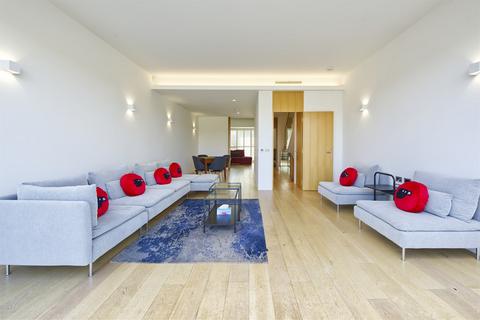 10 Pangbourne Avenue, London, W10 6BT