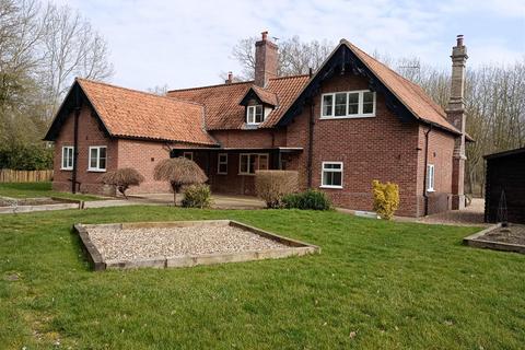 4 bedroom detached house to rent, Church Lane, Harleston IP20