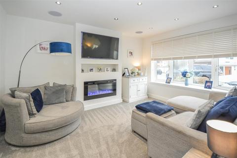 3 bedroom semi-detached house for sale, Lavender Avenue, Pilgrims Hatch, Brentwood