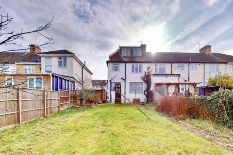 4 bedroom end of terrace house for sale, Sudbury Heights Avenue, Greenford, UB6