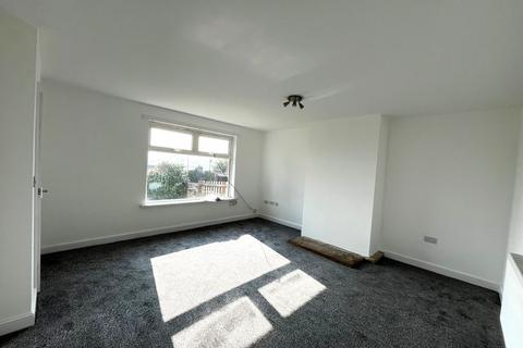 3 bedroom end of terrace house to rent, Coronation Way, Keighley, BD22