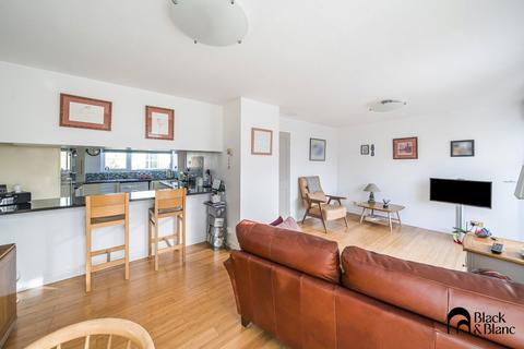 3 bedroom terraced house for sale, Porchester Court, Kempton Walk, Croydon, CR0