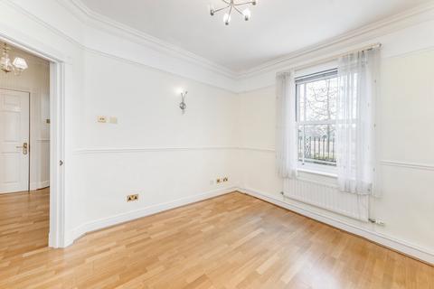 5 bedroom semi-detached house to rent, Wyatt Drive, London, SW13