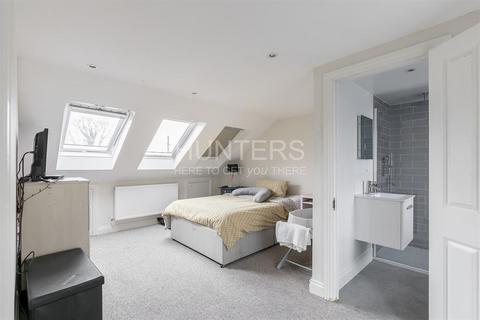 2 bedroom flat to rent, Oak Grove, London, NW2