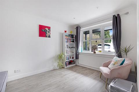 191 Bredhurst Road, Wigmore, Gillingham, ME8 0QX