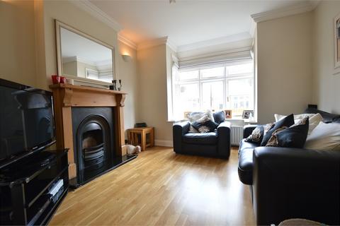 3 bedroom semi-detached house to rent, Kingsland Road, Alton