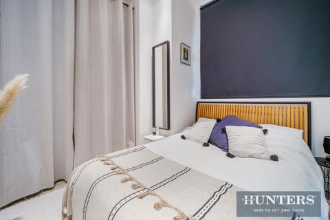 1 bedroom flat for sale, Great West Road, Brentford