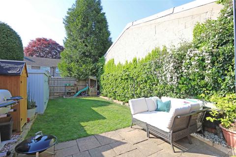 53 Queens Road, Thame, OX9 3NF