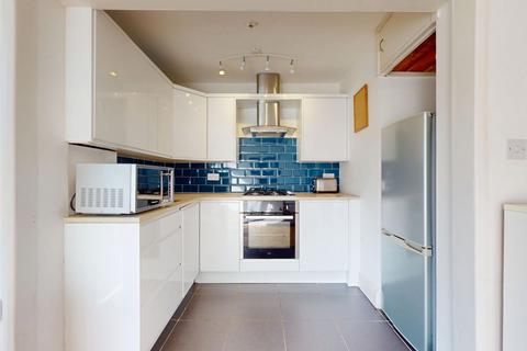 1 bedroom flat for sale, 15 Thurlow Towers, Knollys Road, Streatham Hill, SW16 2JY