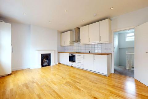 2 bedroom flat for sale, Flat C, 26 Northwood Road, Highgate, N6 5TP