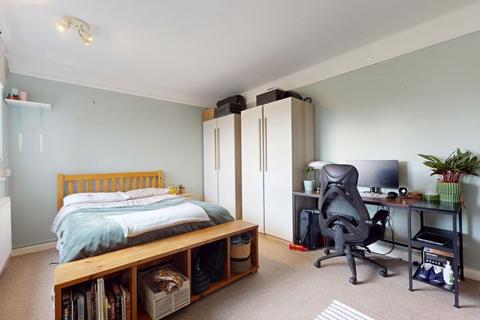 2 bedroom flat for sale, Flat 3 Parkwood, Oakleigh Road North, Whetstone, N20 0RX