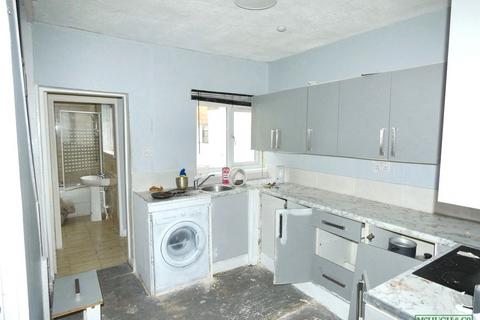 2 bedroom end of terrace house for sale, 228 Barnsley Street, Hull, HU8 7SA